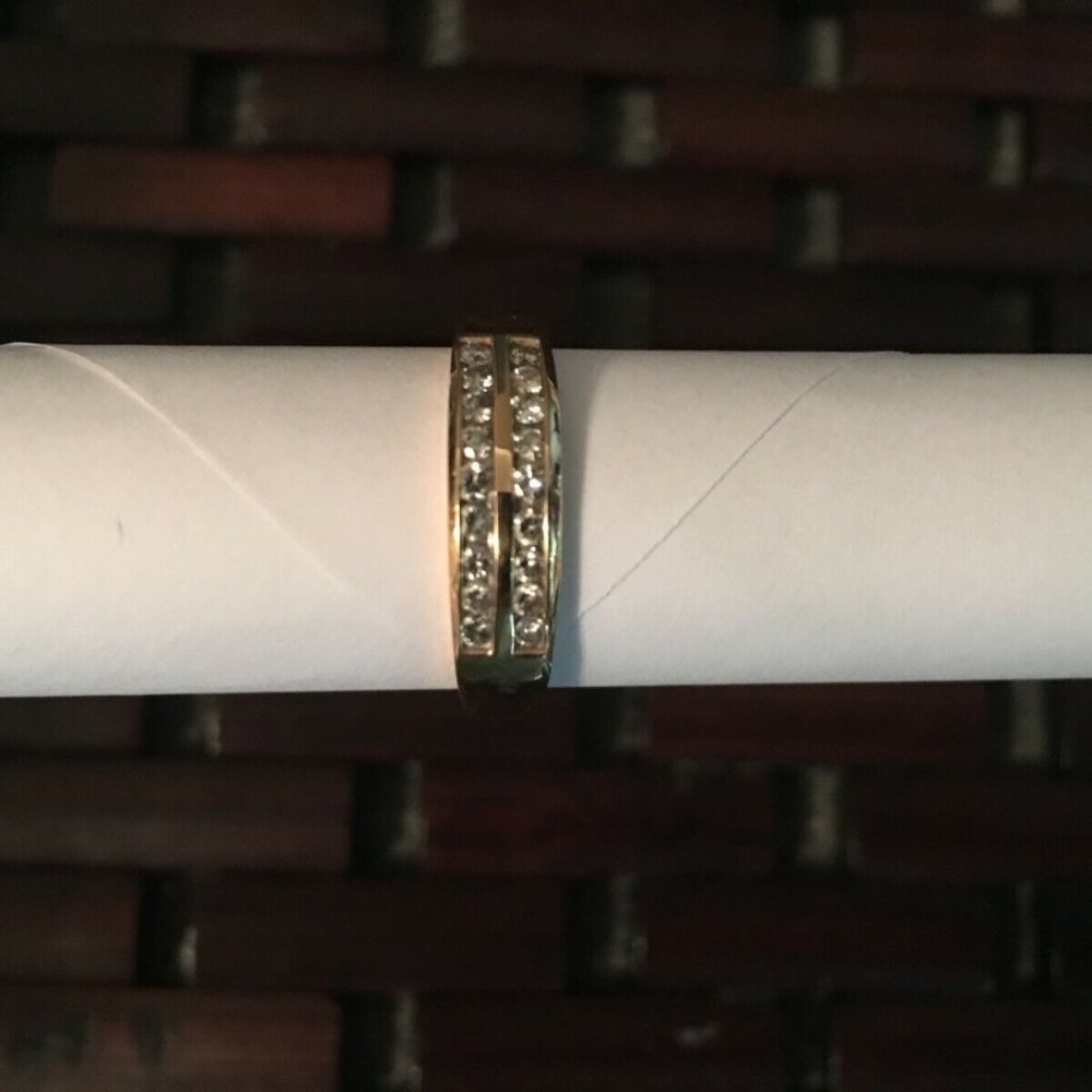 Fine 14KT Gold & Diamond BAND ONLY- Size 7 Pre-owned